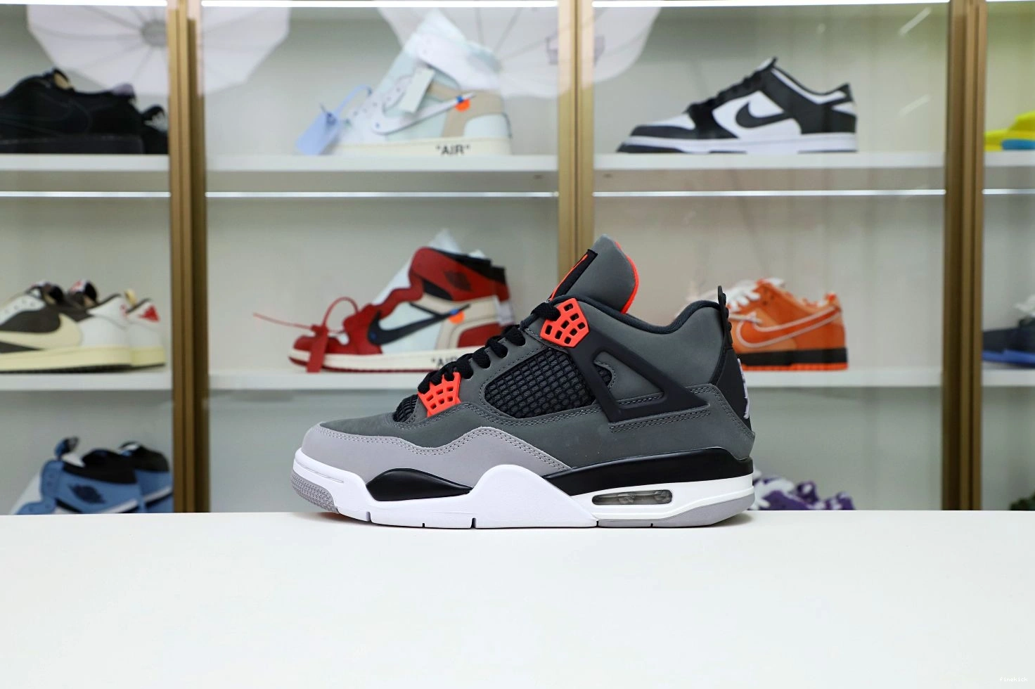 INFRARED AIR JORDAN 4 0215